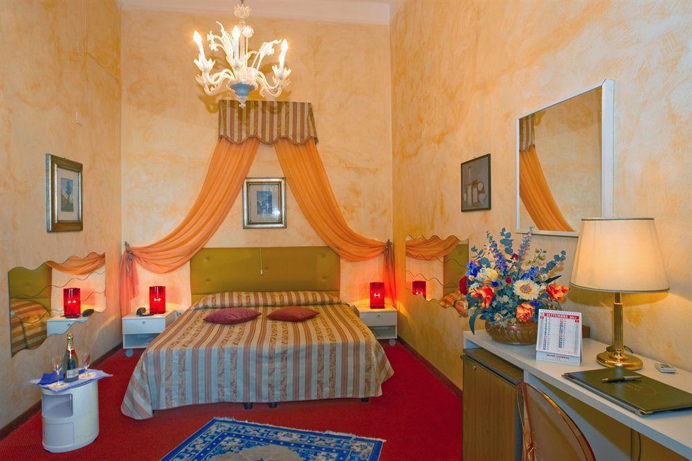 Hotel Laurens Gênes Extérieur photo